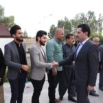 دكتۆر شاخهوان عهبدوڵا لهنوسینگهكهی لهكهركوك پێشوازی لههاووڵاتیان دهكات و گوێ لهسكاڵاو کێشەکانیان دهگرێت و بهڵێن دەدات داواكارییهكانیان بگەیەنێتە فەرمانگە حکومییەکان بۆ جێبەجێکردنیان و سوککردنی بارگرانییەکانی سەرشانیان دكتۆر شاخهوان عهبدوڵا لهنوسینگهكهی لهكهركوك پێشوازی لههاووڵاتیان دهكات و گوێ لهسكاڵاو کێشەکانیان دهگرێت و بهڵێن دەدات داواكارییهكانیان بگەیەنێتە فەرمانگە حکومییەکان بۆ جێبەجێکردنیان و سوککردنی بارگرانییەکانی سەرشانیان