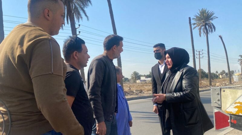 النائبة مديحة الموسوي تلتقي مدير شركة توزيع كهرباء بغداد