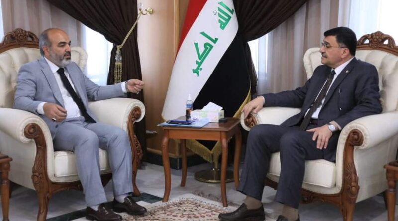 النائب ياسر الحسيني يزور وزارة الموارد المائية في بغداد