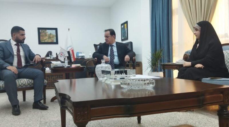 النائب شيماء الدراجي تلتقي وزير الكهرباء في بغداد