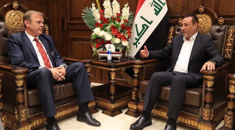 النائب الأول لرئيس مجلس النواب يستقبل السفير الهولندي لدى العراق