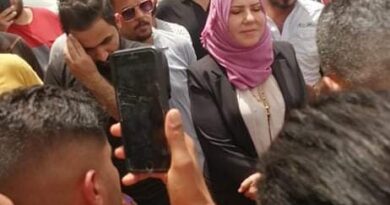 النائب زهرة البجاري تشارك موظفي العقود تظاهراتهم المطالبة بالحقوق في بغداد