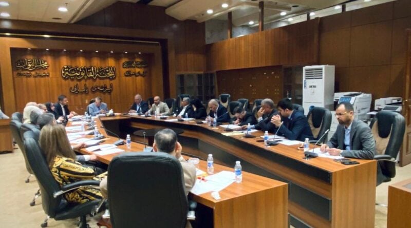 المستشار القانوني لمجلس النواب يحضر اجتماع اللجنة القانونية النيابية