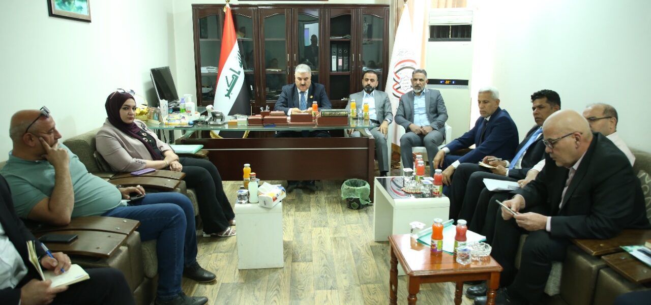 وفد لجنة الخدمات والاعمار النيابية يجري جولة ميدانية لمجمع الصالحية السكني في بغداد