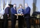 اللجنة العليا ل “جائزة أوروك الدولية ” تكرم الأمين العام لمجلس النواب بوسام الشرف الخاص