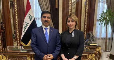 مقررة مجلس النواب تلتقي وزير الدفاع بمقر الوزارة في بغداد