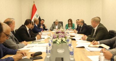 لجنة الاقتصاد والصناعة والتجارة النيابية تناقش قانون الاستثمار المعدني لجنة الاقتصاد والصناعة والتجارة النيابية تناقش قانون الاستثمار المعدني